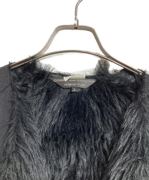 COMME des GARCONS HOMME PLUS（コムデギャルソンオムプリュス）COMME des GARCONS HOMME PLUS (コムデギャルソンオムプリュス) ファー切替ノーカラートレンチコート/Fur-trimmed collarless trench coat ブラック サイズ:Lの古着・服飾アイテム
