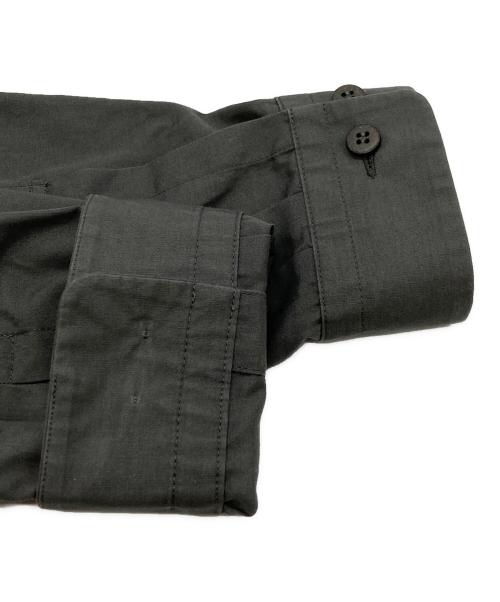 ISSEY MIYAKE MEN（イッセイミヤケメン）ISSEY MIYAKE MEN (イッセイミヤケメン) TEXTURED SHIRT/テクスチャードシャツ グレー サイズ:2の古着・服飾アイテム
