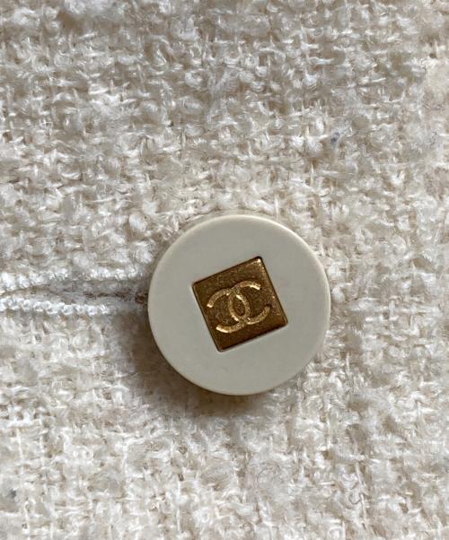 CHANEL（シャネル）CHANEL (シャネル) ココボタンツイードジャケット アイボリー サイズ:38の古着・服飾アイテム