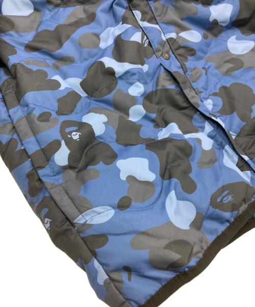 A BATHING APE（ア ベイシング エイプ）A BATHING APE (ア ベイシング エイプ) COLOR CAMO LIGHT DOWN JACKET ブルー サイズ:XLの古着・服飾アイテム