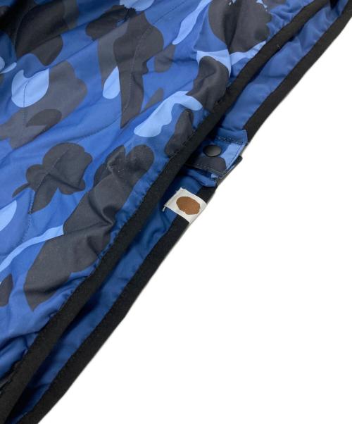 A BATHING APE（ア ベイシング エイプ）A BATHING APE (ア ベイシング エイプ) COLOR CAMO LIGHT DOWN JACKET ブルー サイズ:XLの古着・服飾アイテム