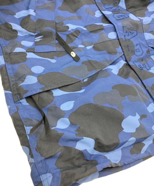 A BATHING APE（ア ベイシング エイプ）A BATHING APE (ア ベイシング エイプ) カモ柄マウンテンパーカー ネイビー サイズ:XLの古着・服飾アイテム