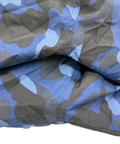 A BATHING APE（ア ベイシング エイプ）A BATHING APE (ア ベイシング エイプ) カモ柄マウンテンパーカー ネイビー サイズ:XLの古着・服飾アイテム