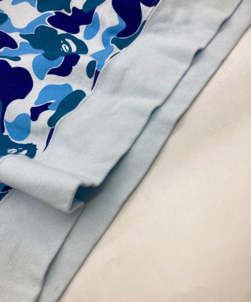 A BATHING APE（ア ベイシング エイプ）A BATHING APE (ア ベイシング エイプ) ABC CAMO SHARK CREWNECK SWEATSHIRT ブルー サイズ:XLの古着・服飾アイテム