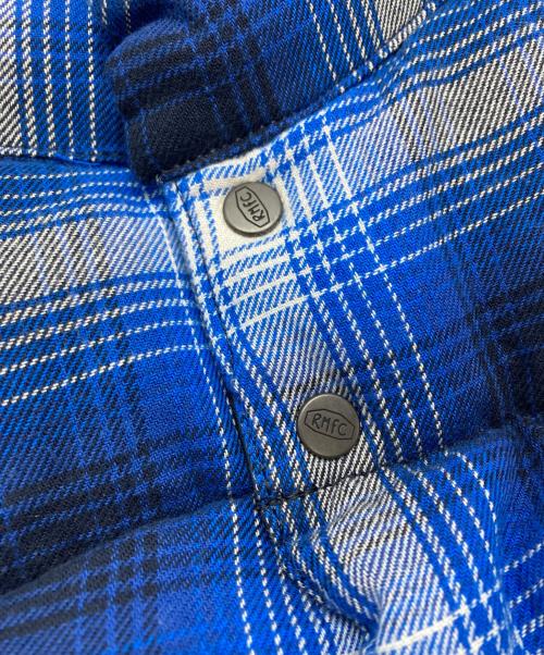 RockyMountainFeatherBed（ロッキーマウンテンフェザーベッド）RockyMountainFeatherBed (ロッキーマウンテンフェザーベッド) Rafu (ラフ) RMFC Down Vest/アールエムエフシー・ダウンベスト ネイビー×ブラック サイズ:46の古着・服飾アイテム