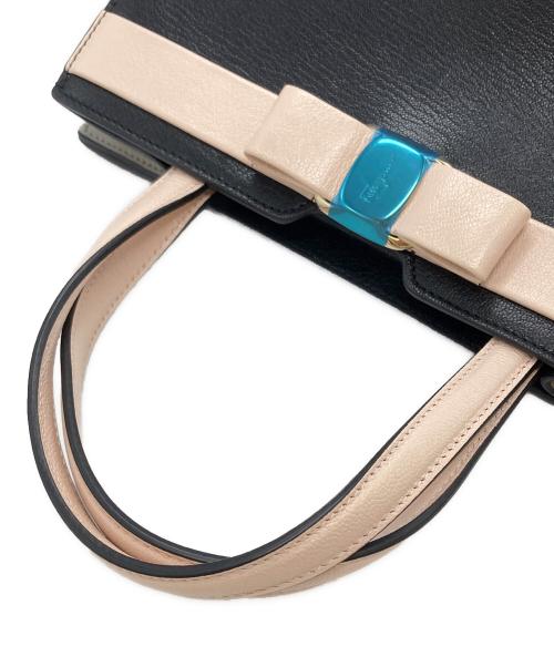 Salvatore Ferragamo（サルヴァトーレ フェラガモ）Salvatore Ferragamo (サルヴァトーレ フェラガモ) ヴァラリボンハンドルバッグ/Vara Bow top handle ブラックの古着・服飾アイテム