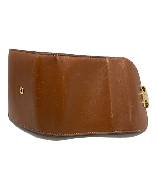 CELINE（セリーヌ）CELINE (セリーヌ) トリオンフスモールフラップウォレット/Small Flap Wallet TRIOMPHE IN Shiny calfskin ブラウンの古着・服飾アイテム