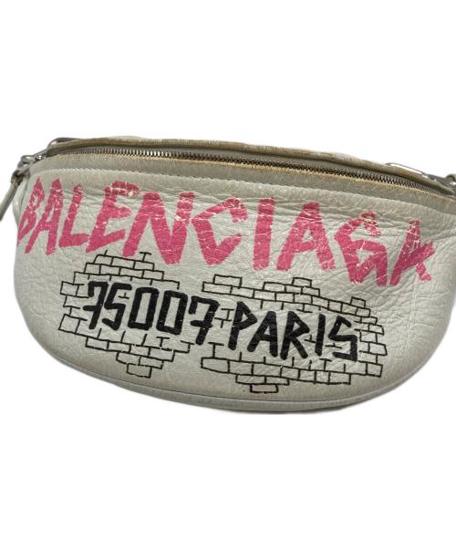 BALENCIAGA（バレンシアガ）BALENCIAGA (バレンシアガ) グラフィティスーベニアベルトバッグ/Graffiti Souvenir Belt Bag ホワイトの古着・服飾アイテム