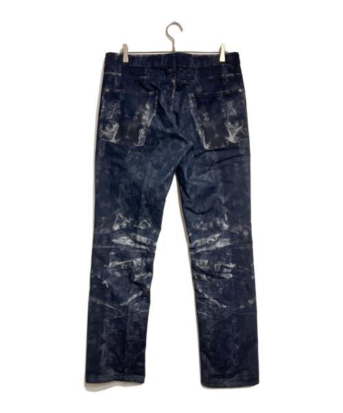 ISSEY MIYAKE MEN（イッセイミヤケメン）ISSEY MIYAKE MEN (イッセイミヤケメン) トロンプルイユ転写デニムパンツ/Trompe L'oeil Printed Denim Pants インディゴ サイズ:4の古着・服飾アイテム