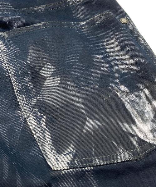 ISSEY MIYAKE MEN（イッセイミヤケメン）ISSEY MIYAKE MEN (イッセイミヤケメン) トロンプルイユ転写デニムパンツ/Trompe L'oeil Printed Denim Pants インディゴ サイズ:4の古着・服飾アイテム