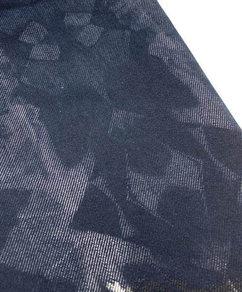 ISSEY MIYAKE MEN（イッセイミヤケメン）ISSEY MIYAKE MEN (イッセイミヤケメン) トロンプルイユ転写デニムパンツ/Trompe L'oeil Printed Denim Pants インディゴ サイズ:4の古着・服飾アイテム