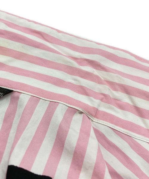 COMME des GARCONS HOMME PLUS（コムデギャルソンオムプリュス）COMME des GARCONS HOMME PLUS (コムデギャルソンオムプリュス) インナープリントストライプジップシャツ/Striped Zip-Up Shirt with Inner Print ピンク サイズ:-の古着・服飾アイテム