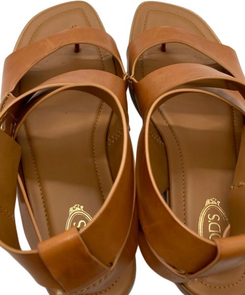 TOD'S（トッズ）TOD'S (トッズ) バックルフラットトングサンダル/ Buckle flat thong sandals ブラウン サイズ:39の古着・服飾アイテム