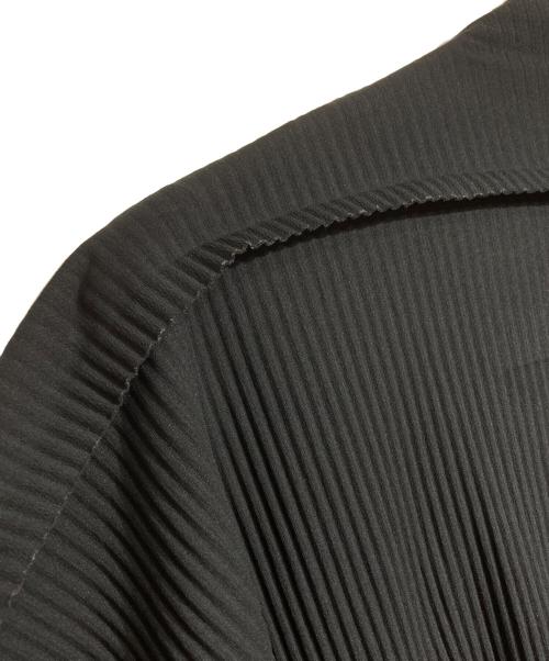 me ISSEY MIYAKE（ミーイッセイ ミヤケ）me ISSEY MIYAKE (ミーイッセイ ミヤケ) プリーツポンチョワンピース/Pleated Poncho Dress ブラック サイズ:-の古着・服飾アイテム