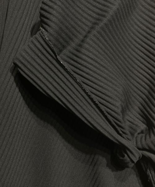 me ISSEY MIYAKE（ミーイッセイ ミヤケ）me ISSEY MIYAKE (ミーイッセイ ミヤケ) プリーツポンチョワンピース/Pleated Poncho Dress ブラック サイズ:-の古着・服飾アイテム