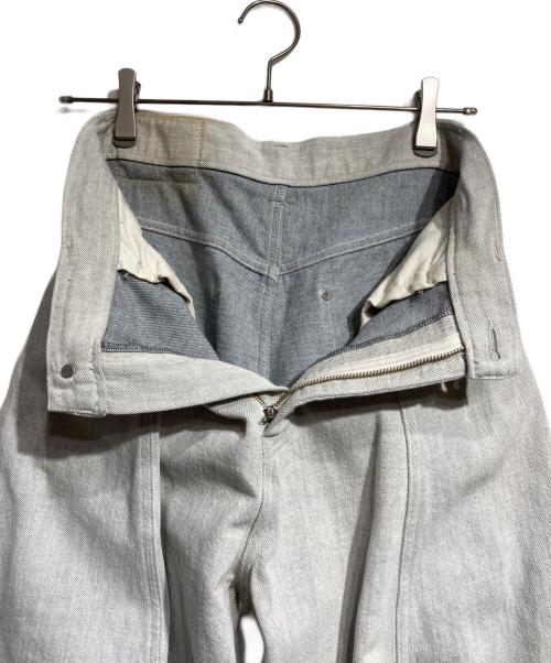 soduk（スドーク）soduk (スドーク) レザーパッチ ワイド テーパード パンツ/Leather patch wide tapered pants グレー サイズ:Mの古着・服飾アイテム