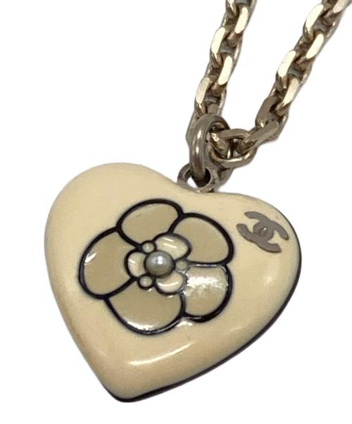 CHANEL（シャネル）CHANEL (シャネル) ココマークカメリアハートモチーフネックレス/Chanel CC Camellia Heart Motif Necklace ブラック×アイボリーの古着・服飾アイテム