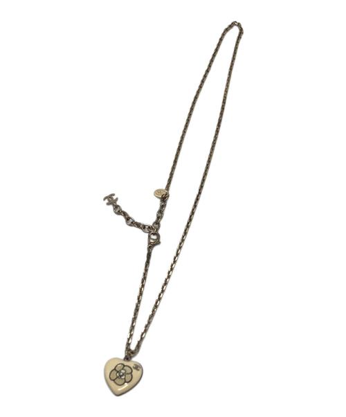 CHANEL（シャネル）CHANEL (シャネル) ココマークカメリアハートモチーフネックレス/Chanel CC Camellia Heart Motif Necklace ブラック×アイボリーの古着・服飾アイテム