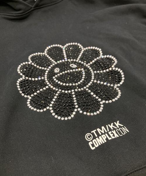 complexcon（コンプレックスコン）COMPLEXCON (コンプレックスコン) Kaikai Kiki (カイカイキキ) Long Beachお花パーカー ブラック サイズ:SIZE XLの古着・服飾アイテム