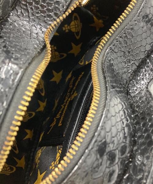 Vivienne Westwood ANGLOMANIA（ヴィヴィアンウエストウッドアングロマニア）Vivienne Westwood ANGLOMANIA (ヴィヴィアンウエストウッドアングロマニア) FRILLY SNAKE HEART バッグ ブラックの古着・服飾アイテム
