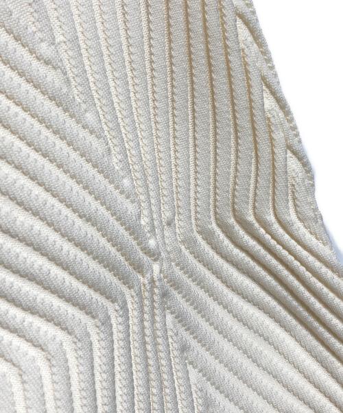 A-POC ABLE ISSEY MIYAKE（エイポック エイブル イッセイ ミヤケ）A-POC ABLE ISSEY MIYAKE (エイポック エイブル イッセイ ミヤケ) TYPE-K STEAM STRETCH KNIT/スチーム ストレッチ ベージュ サイズ:2の古着・服飾アイテム