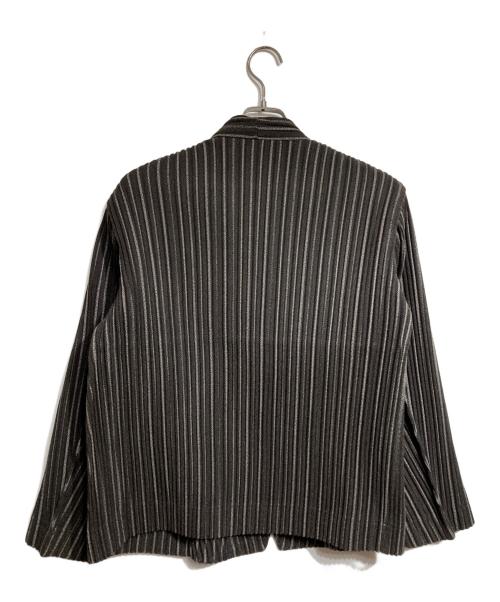 HOMME PLISSE ISSEY MIYAKE（オム プリッセ イッセイ ミヤケ）HOMME PLISSE ISSEY MIYAKE (オム プリッセ イッセイ ミヤケ) ストライププリーツジャケット/Striped pleated jacket ブラウン サイズ:2の古着・服飾アイテム