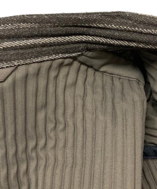 HOMME PLISSE ISSEY MIYAKE（オム プリッセ イッセイ ミヤケ）HOMME PLISSE ISSEY MIYAKE (オム プリッセ イッセイ ミヤケ) ストライププリーツジャケット/Striped pleated jacket ブラウン サイズ:2の古着・服飾アイテム