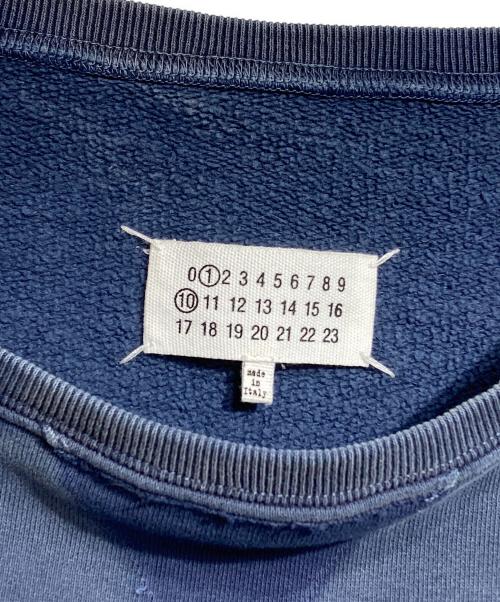 Maison Margiela（メゾンマルジェラ）Maison Margiela (メゾンマルジェラ) オーバーサイズ オーバーダイ ロゴ スウェット/Oversized Overdyed Logo Sweatshirt ネイビー サイズ:Mの古着・服飾アイテム