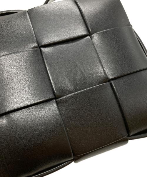 BOTTEGA VENETA（ボッテガベネタ）BOTTEGA VENETA (ボッテガベネタ) Intrecciato Cassette Shoulder Bag/イントレチャートカセットショルダーバッグ ブラックの古着・服飾アイテム
