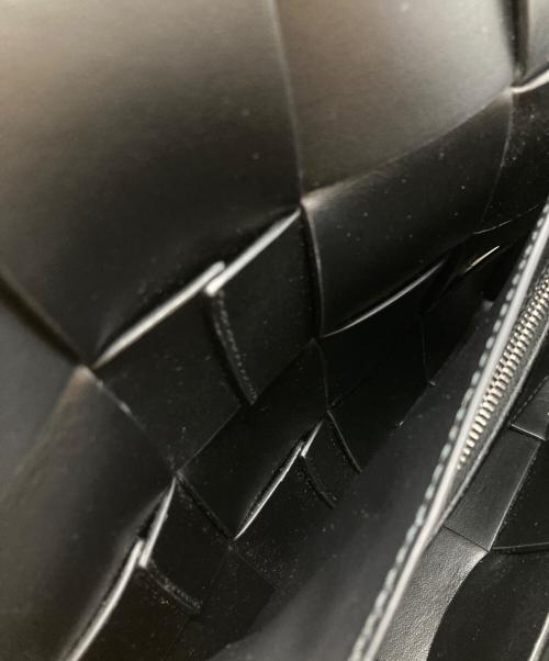 BOTTEGA VENETA（ボッテガベネタ）BOTTEGA VENETA (ボッテガベネタ) Intrecciato Cassette Shoulder Bag/イントレチャートカセットショルダーバッグ ブラックの古着・服飾アイテム