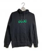 sacai×KAWSサカイ×カウズ）の古着「Flock Print Hoodie/奥行きのあるフロッキープリントが豊かな質感を演出。サイドのジップデザインが独創的なシルエットを生み、装いを格上げします。」｜ブラック