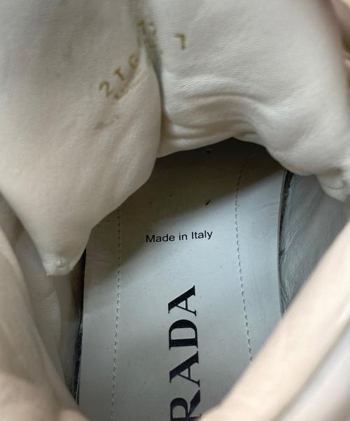 PRADA（プラダ）PRADA (プラダ) ハイトップスニーカー/High-top Sneakers ホワイト サイズ:7の古着・服飾アイテム