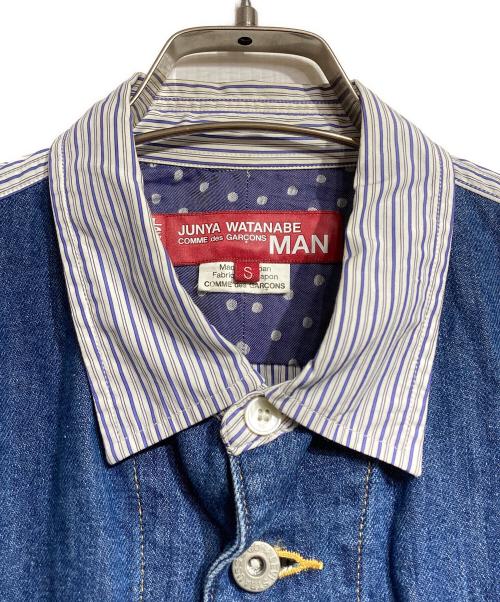 COMME des GARCONS JUNYA WATANABE MAN（コム デ ギャルソン ジュンヤ ワタナベ マン）COMME des GARCONS JUNYA WATANABE MAN (コム デ ギャルソン ジュンヤ ワタナベ マン) LEVI'S (リーバイス) フロント切替デニムストライプシャツ/長袖シャツ インディゴ サイズ:Sの古着・服飾アイテム