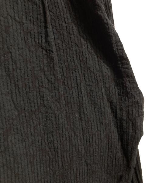 ISSEY MIYAKE MEN（イッセイミヤケメン）ISSEY MIYAKE MEN (イッセイミヤケメン) シワプリーツ加工シャツ/長袖シャツ ブラック サイズ:1の古着・服飾アイテム