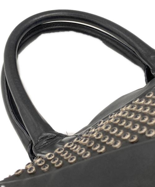 Yves Saint Laurent（イヴサンローラン）Yves Saint Laurent (イヴサンローラン) イージーロックスタッズレザーバッグ ブラックの古着・服飾アイテム