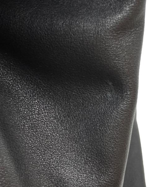 Yves Saint Laurent（イヴサンローラン）Yves Saint Laurent (イヴサンローラン) イージーロックスタッズレザーバッグ ブラックの古着・服飾アイテム