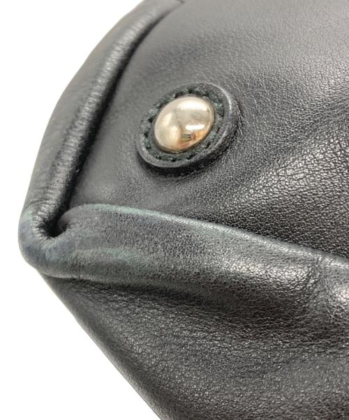 Yves Saint Laurent（イヴサンローラン）Yves Saint Laurent (イヴサンローラン) イージーロックスタッズレザーバッグ ブラックの古着・服飾アイテム