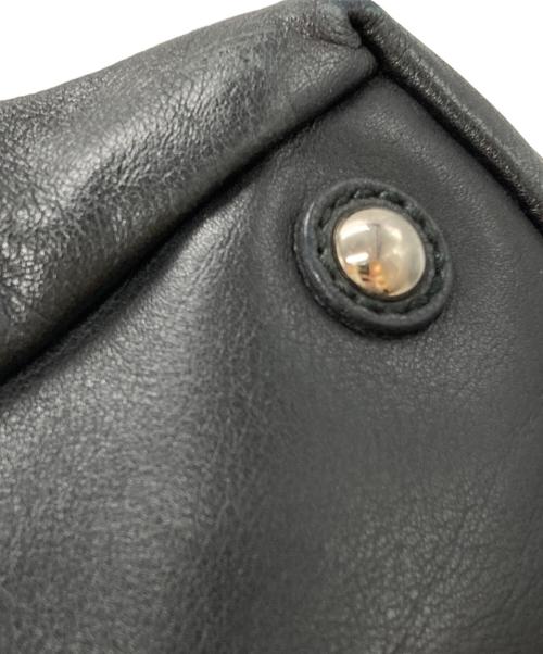 Yves Saint Laurent（イヴサンローラン）Yves Saint Laurent (イヴサンローラン) イージーロックスタッズレザーバッグ ブラックの古着・服飾アイテム