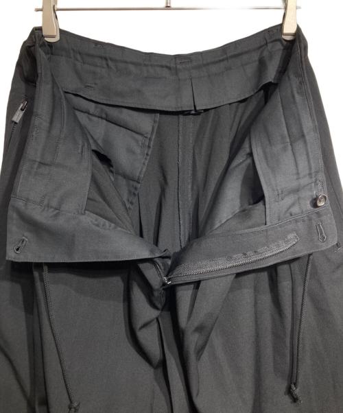 Yohji Yamamoto pour homme（ヨウジヤマモト プールオム）Yohji Yamamoto pour homme (ヨウジヤマモト プールオム) ウールギャババルーン紐パンツ/Wool Gabardine Balloon Drawstring Pants ブラック サイズ:3の古着・服飾アイテム