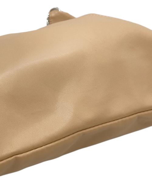 MM6 Maison Margiela（エムエムシックスメゾンマルジェラ）MM6 Maison Margiela (エムエムシックスメゾンマルジェラ) フェイクレザー トライアングル ショルダー バッグ/Triangle Shoulder Bag ベージュ サイズ:UNIの古着・服飾アイテム