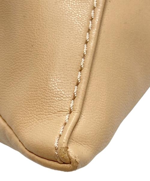 MM6 Maison Margiela（エムエムシックスメゾンマルジェラ）MM6 Maison Margiela (エムエムシックスメゾンマルジェラ) フェイクレザー トライアングル ショルダー バッグ/Triangle Shoulder Bag ベージュ サイズ:UNIの古着・服飾アイテム