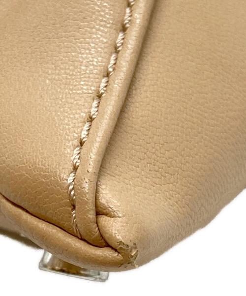 MM6 Maison Margiela（エムエムシックスメゾンマルジェラ）MM6 Maison Margiela (エムエムシックスメゾンマルジェラ) フェイクレザー トライアングル ショルダー バッグ/Triangle Shoulder Bag ベージュ サイズ:UNIの古着・服飾アイテム