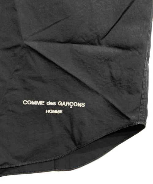 COMME des GARCONS HOMME（コムデギャルソン オム）COMME des GARCONS HOMME (コムデギャルソン オム) 綿ブロード製品洗S/Sロゴ刺繍シャツ ブラック サイズ:Lの古着・服飾アイテム