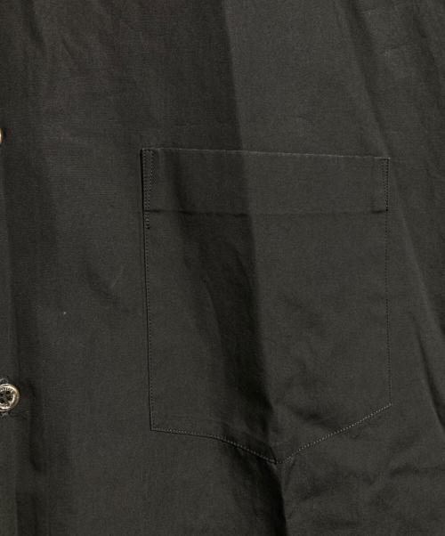 COMME des GARCONS HOMME（コムデギャルソン オム）COMME des GARCONS HOMME (コムデギャルソン オム) 綿ブロード製品洗S/Sロゴ刺繍シャツ ブラック サイズ:Lの古着・服飾アイテム