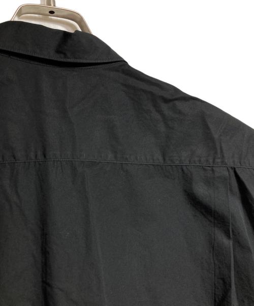 COMME des GARCONS HOMME（コムデギャルソン オム）COMME des GARCONS HOMME (コムデギャルソン オム) 綿ブロード製品洗S/Sロゴ刺繍シャツ ブラック サイズ:Lの古着・服飾アイテム