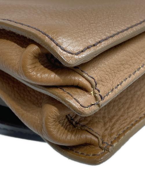 MIU MIU（ミュウミュウ）MIU MIU (ミュウミュウ) ターンロックレザーワンショルダーバッグ/Turnlock Leather One-Shoulder Bag ブラウンの古着・服飾アイテム