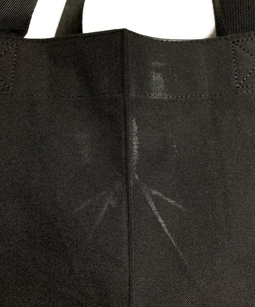 ISSEY MIYAKE（イッセイミヤケ）ISSEY MIYAKE (イッセイミヤケ) コーティングプリーツバッグ/Coated pleated bag ブラック サイズ:-の古着・服飾アイテム