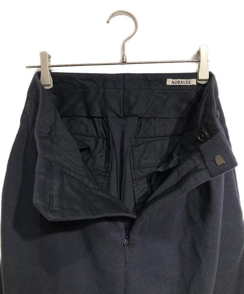 AURALEE（オーラリー）AURALEE (オーラリー) ブラッシュドスーパーファインウールフランネルスラックス/BRUSHED SUPER FINE WOOL FLANNEL SLACKS ネイビーの古着・服飾アイテム