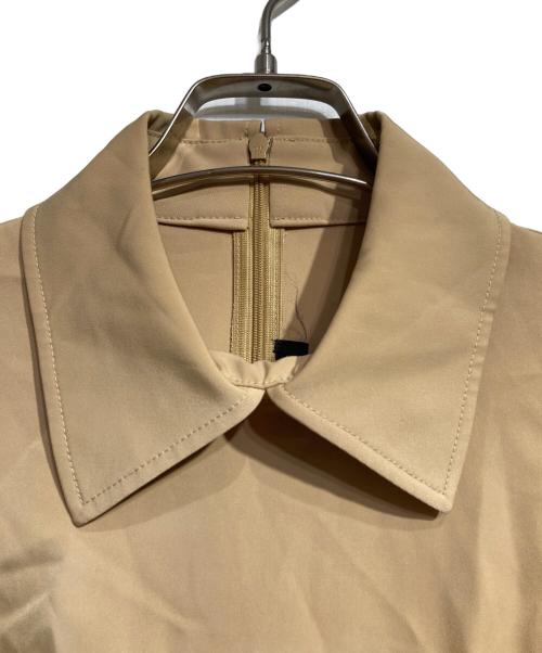 FOXEY NEWYORK（フォクシーニューヨーク）FOXEY NEWYORK (フォクシーニューヨーク) ノースリーブワンピース/sleeveless dress ベージュ サイズ:40の古着・服飾アイテム