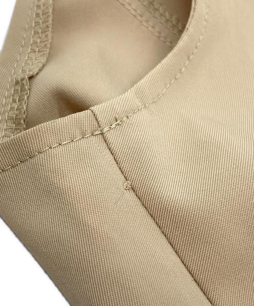 FOXEY NEWYORK（フォクシーニューヨーク）FOXEY NEWYORK (フォクシーニューヨーク) ノースリーブワンピース/sleeveless dress ベージュ サイズ:40の古着・服飾アイテム